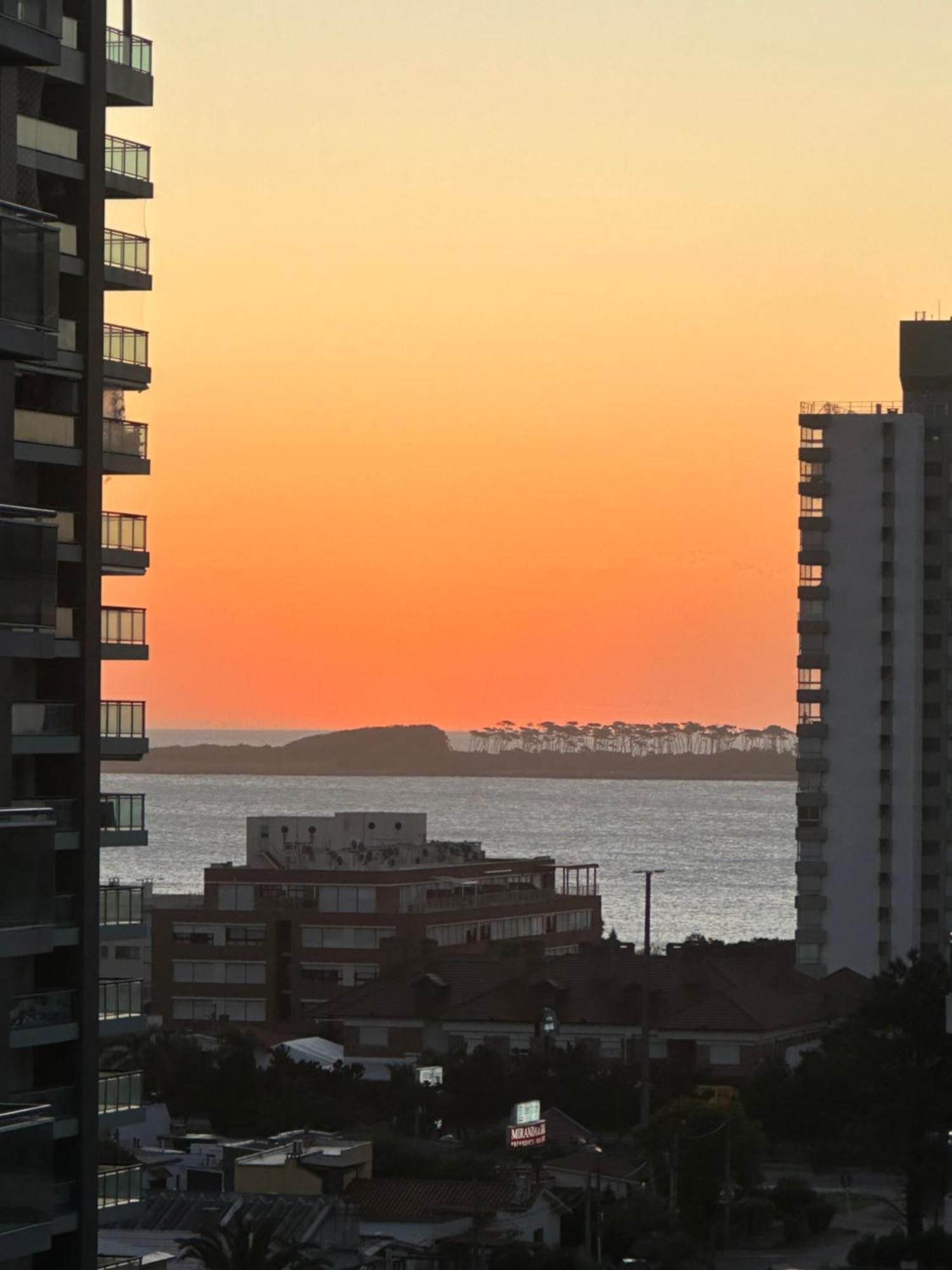 Hermoso Apartamento, Torre De Categoria Long Beach, En La Mejor Ubicacion De Punta Del Este Eksteriør bilde